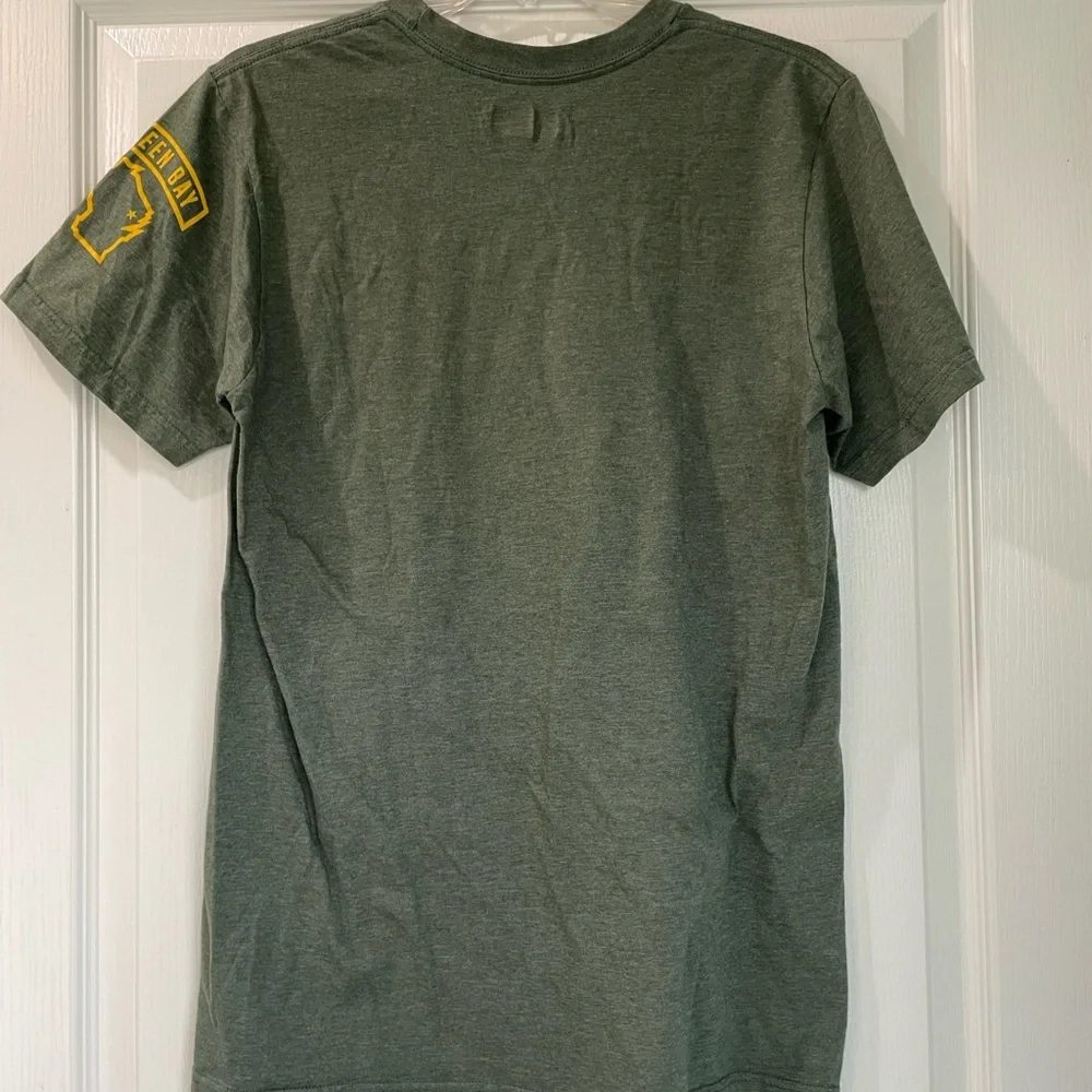 Green Bay Packers NFL Apparel Women’s T-Shirt size Medium - Picture 3 of 5
